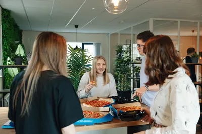 Shape April 2022 HR 225